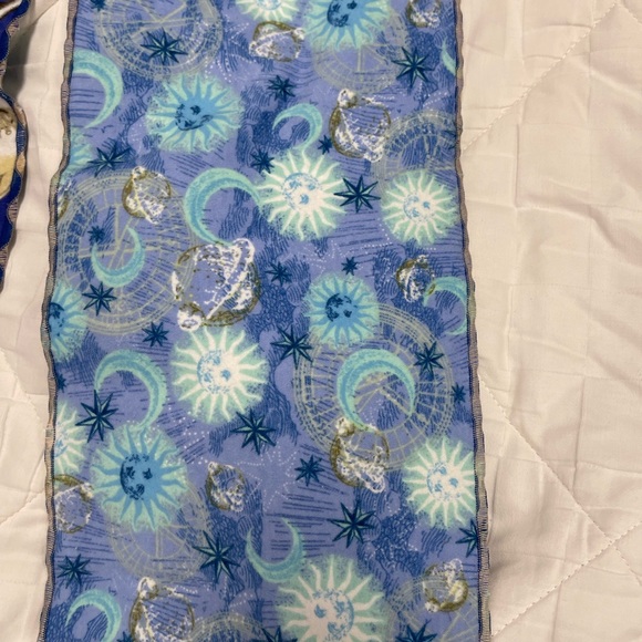 Long flannel scarf, ice skate print - Picture 4 of 4